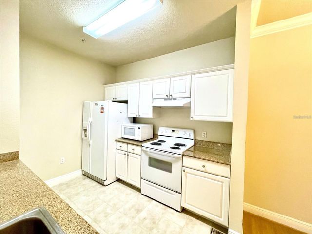 303 SOUTHERN P CIRCLE 102, Winter Garden, FL 34787
