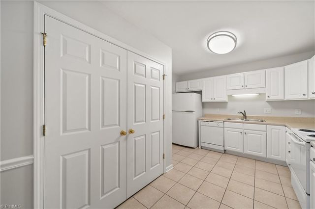 1344 Crosswinds Drive, High Point, NC 27265