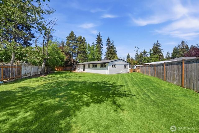 1615 N 165th Place, Shoreline, WA 98133