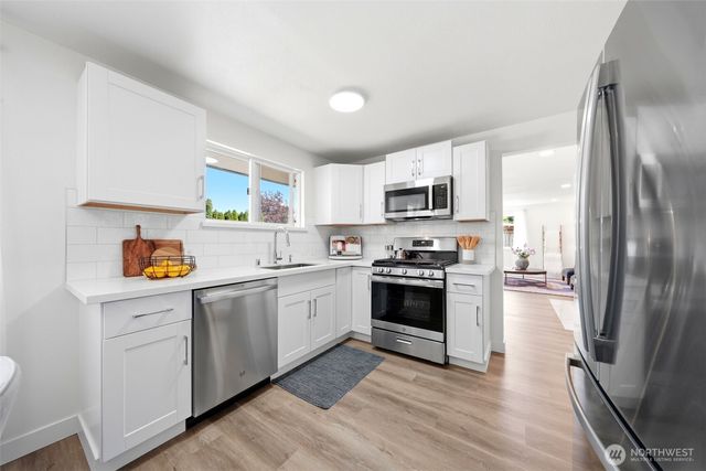 1615 N 165th Place, Shoreline, WA 98133