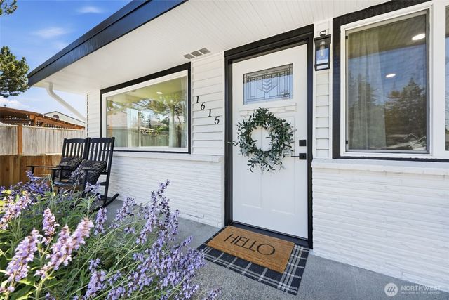1615 N 165th Place, Shoreline, WA 98133