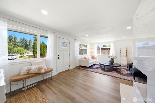 1615 N 165th Place, Shoreline, WA 98133