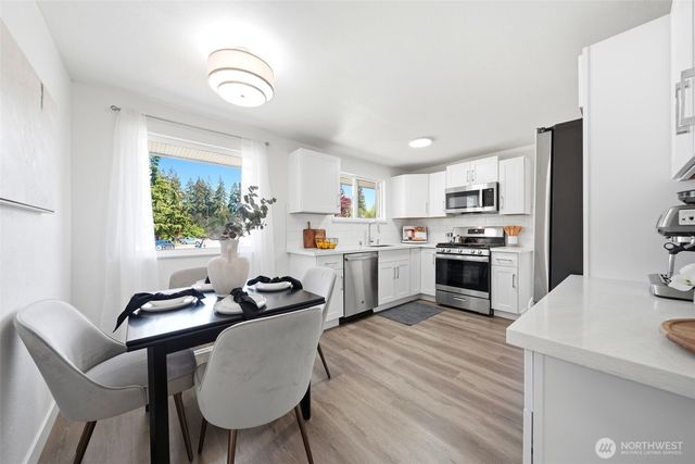 1615 N 165th Place, Shoreline, WA 98133