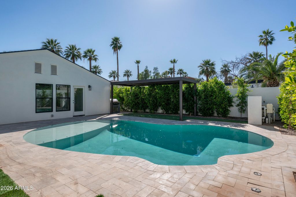 Image 33 of property listing at 518 W Holly Street, Phoenix, AZ 85003