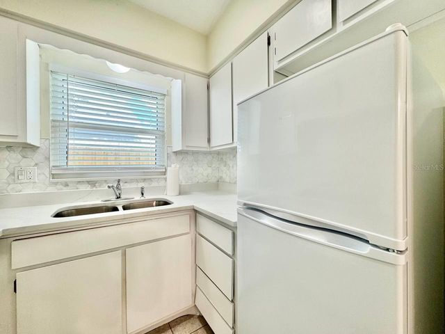 533 YELVINGTON AVENUE, Clearwater, FL 33756