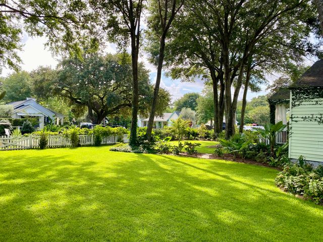 647 Adluh Street, Mount Pleasant, SC 29464