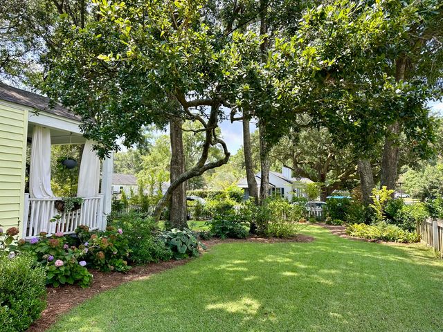 647 Adluh Street, Mount Pleasant, SC 29464