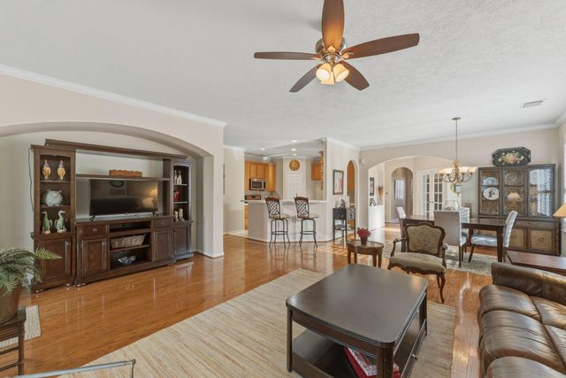 27 Paddington Court, Conroe, TX 77384