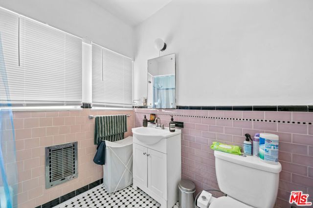 5173 Pickford Street, Los Angeles, CA 90019