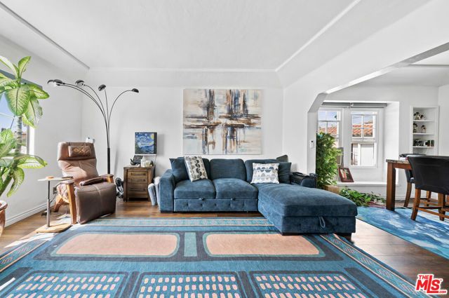 5173 Pickford Street, Los Angeles, CA 90019