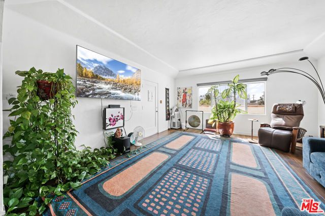 5173 Pickford Street, Los Angeles, CA 90019