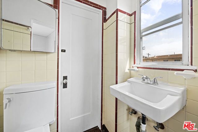 5173 Pickford Street, Los Angeles, CA 90019