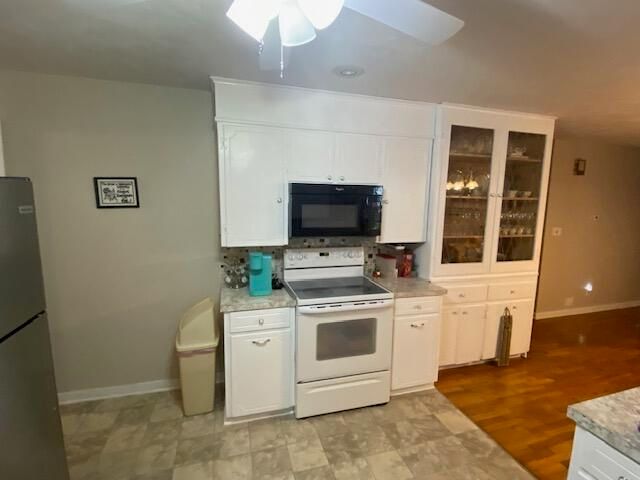 906 W Pearl Street, Aurora, MO 65605