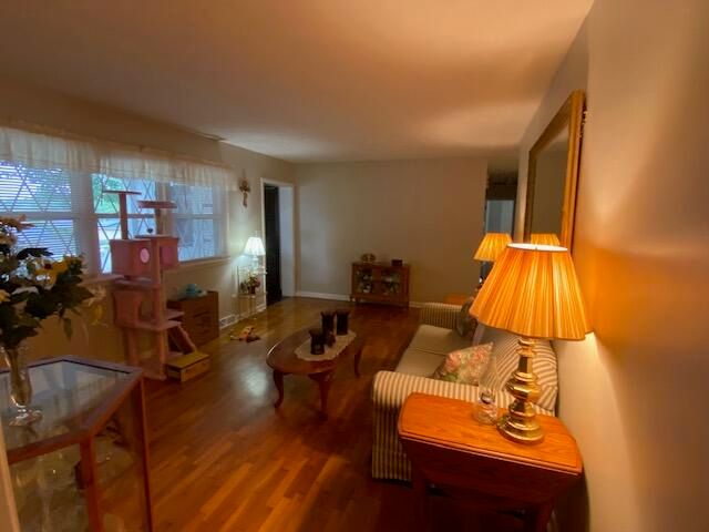 906 W Pearl Street, Aurora, MO 65605