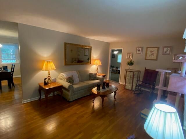 906 W Pearl Street, Aurora, MO 65605