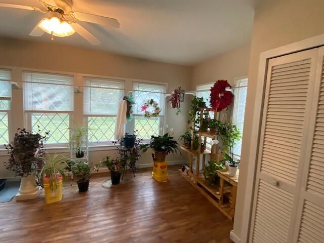 906 W Pearl Street, Aurora, MO 65605