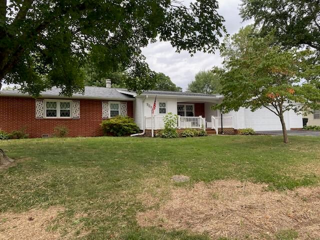 906 W Pearl Street, Aurora, MO 65605