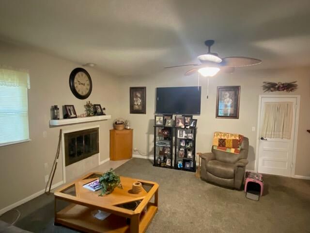 906 W Pearl Street, Aurora, MO 65605