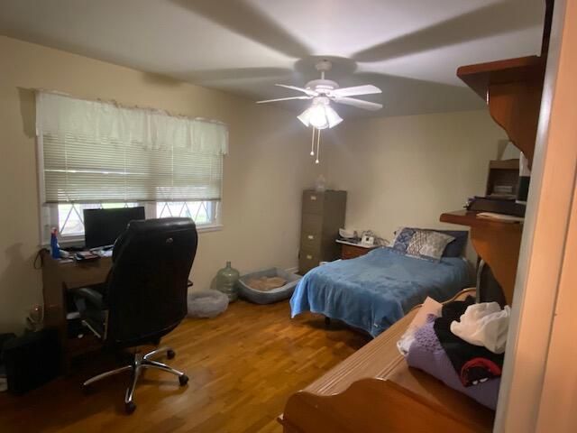 906 W Pearl Street, Aurora, MO 65605