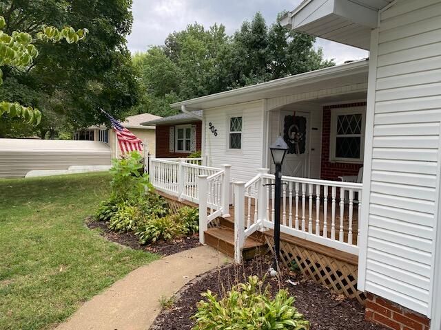 906 W Pearl Street, Aurora, MO 65605