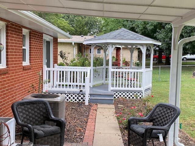 906 W Pearl Street, Aurora, MO 65605