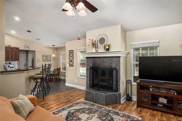 23582 NW 3RD AVENUE, Newberry, FL 32669