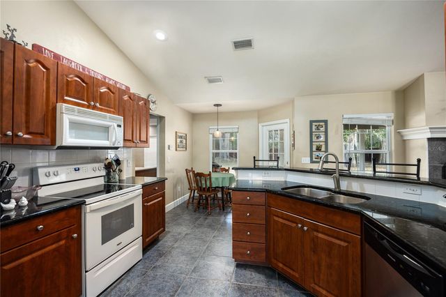 23582 NW 3RD AVENUE, Newberry, FL 32669