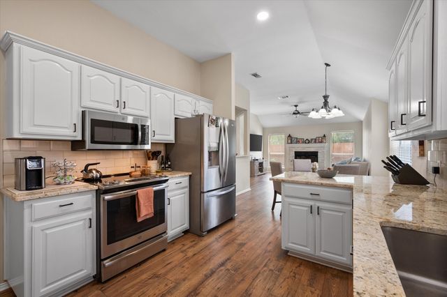 2200 Nugent Drive, Mansfield, TX 76063