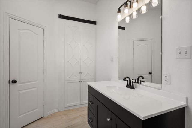 2200 Nugent Drive, Mansfield, TX 76063