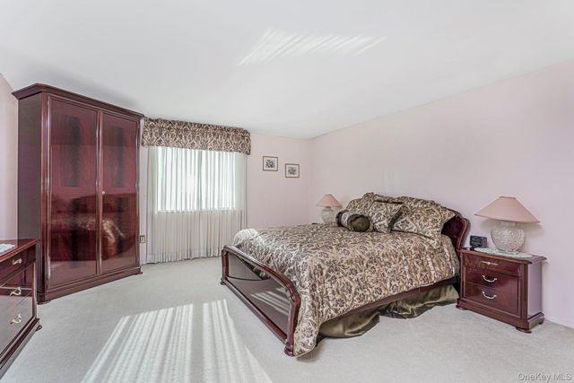 11 ironwood Street, Staten Island, NY 10308