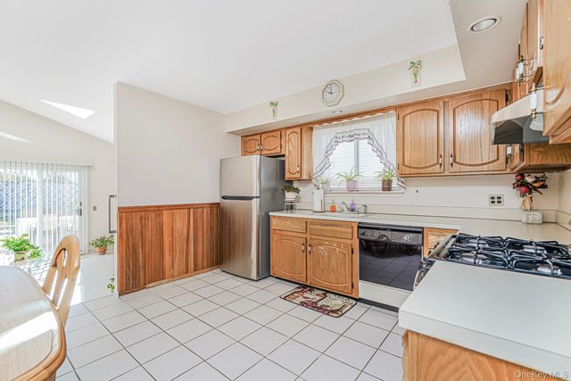 11 ironwood Street, Staten Island, NY 10308