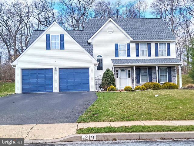 219 BERKSHIRE DR, Douglassville, PA 19518