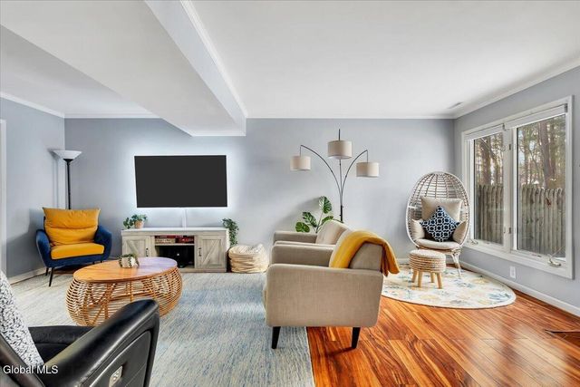 50 Old Coach Road, Clifton Park, NY 12065