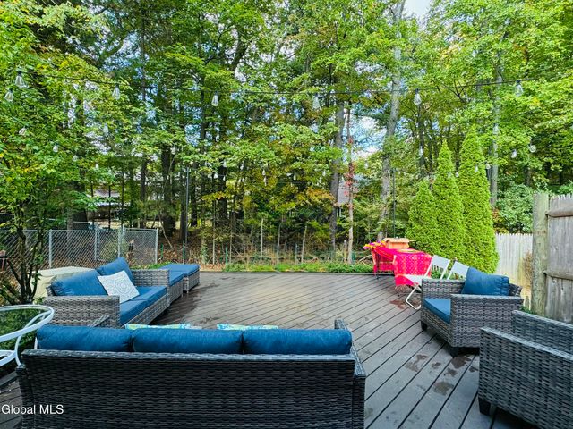 50 Old Coach Road, Clifton Park, NY 12065