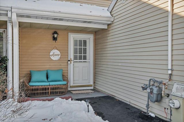 50 Old Coach Road, Clifton Park, NY 12065