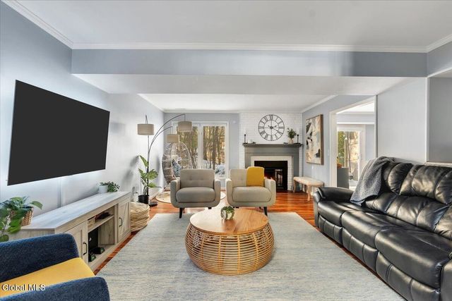 50 Old Coach Road, Clifton Park, NY 12065