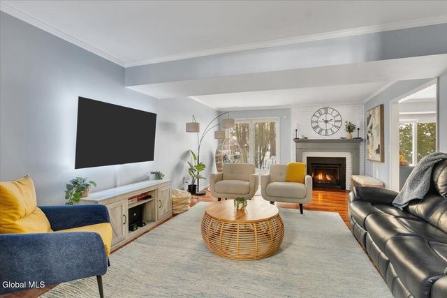 50 Old Coach Road, Clifton Park, NY 12065