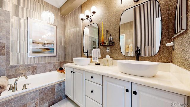 2709 W Greens Court, Littleton, CO 80123