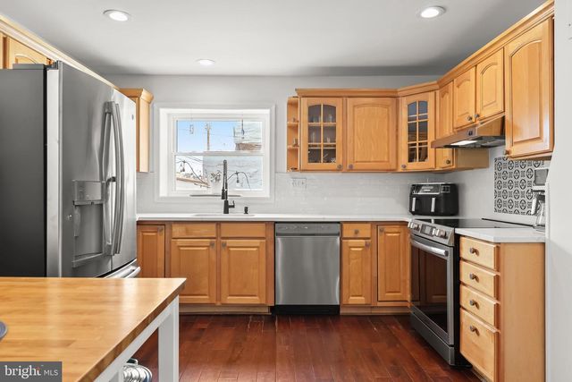 3200 E LOMBARD ST, Baltimore, MD 21224