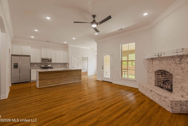 1019 Silver Circle, Pearl, MS 39208