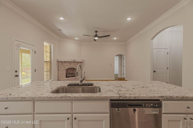 1019 Silver Circle, Pearl, MS 39208