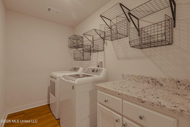 1019 Silver Circle, Pearl, MS 39208