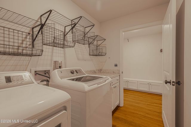 1019 Silver Circle, Pearl, MS 39208