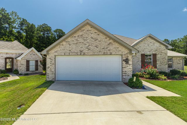 1019 Silver Circle, Pearl, MS 39208