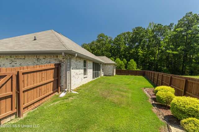 1019 Silver Circle, Pearl, MS 39208