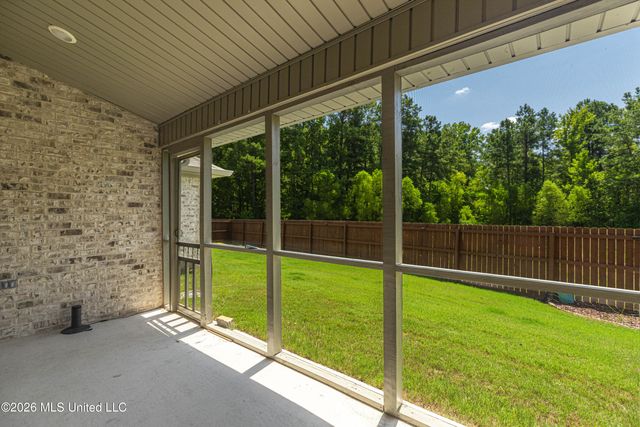 1019 Silver Circle, Pearl, MS 39208