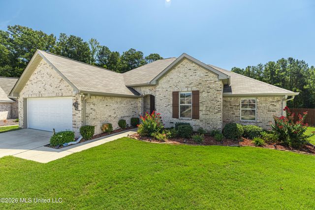1019 Silver Circle, Pearl, MS 39208