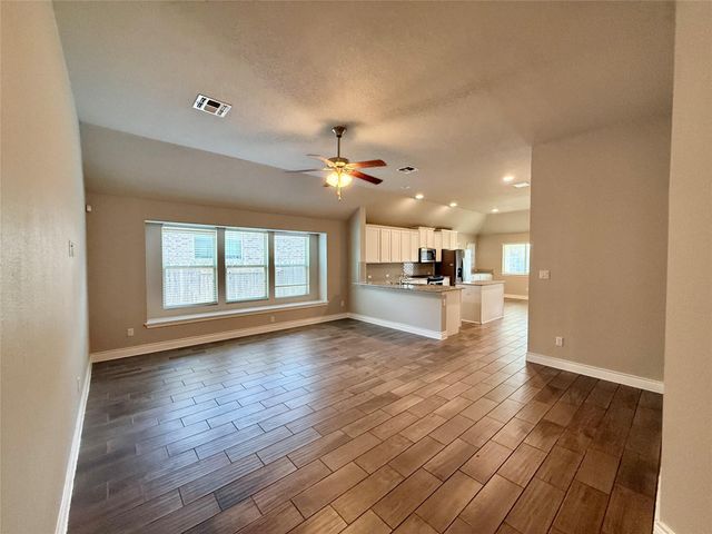199 Tailwind DR, Kyle, TX 78640