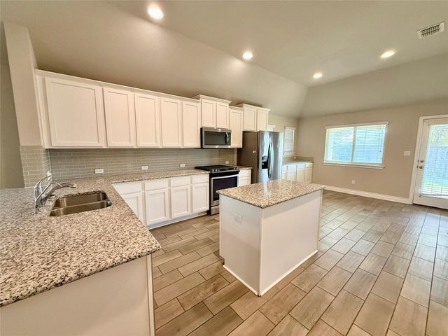 199 Tailwind DR, Kyle, TX 78640