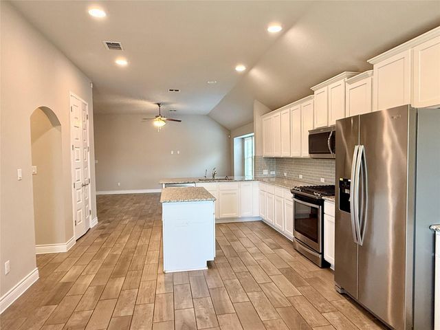 199 Tailwind DR, Kyle, TX 78640